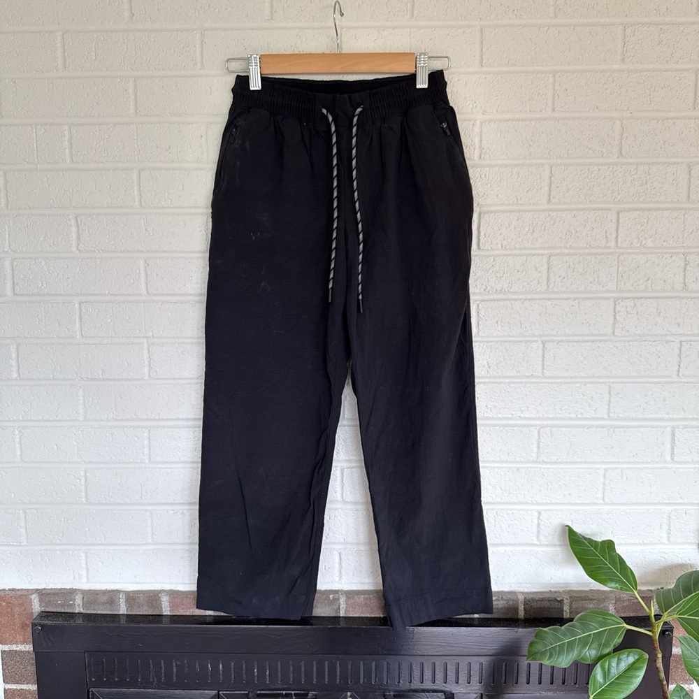 Athleta Black Sweatpants for Ultimate Comfort